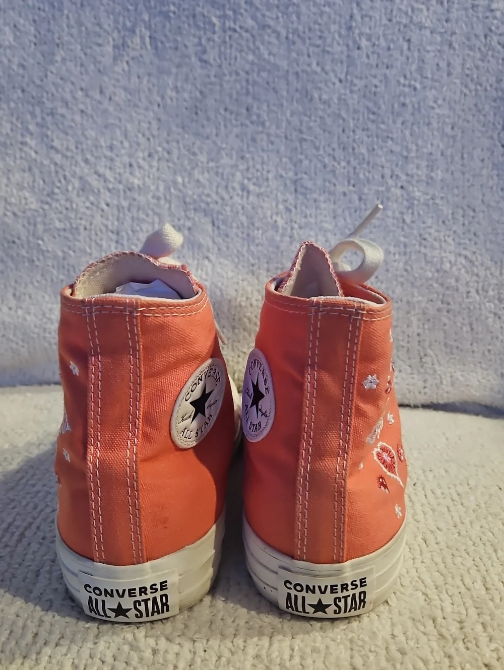 Women's Classic Converse High-Top in Coral Size 6 - Picture 4 of 8